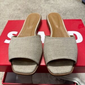 Staud Caspian slides